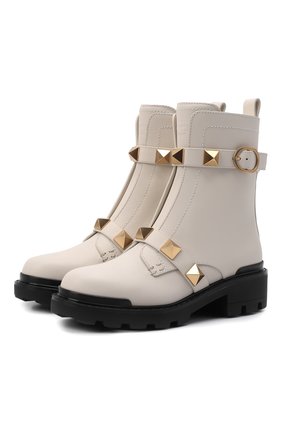 Женские кожаные полусапоги roman stud VALENTINO кремвого цвета по цене 95700 руб., арт. WW0S0CJ3/NKD | Фото 1 Женские кожаные полусапоги roman stud VALENTINO кремвого цвета, арт. WW0S0CJ3/NKD | Фото 1 (Подошва: Платформа; Каблук высота: Низкий; Материал внутренний: Натуральная кожа; Каблук тип: Устойчивый; Высота голенища: Низкие; Материал внешний: Кожа; Материал утеплителя: Без утеплителя)