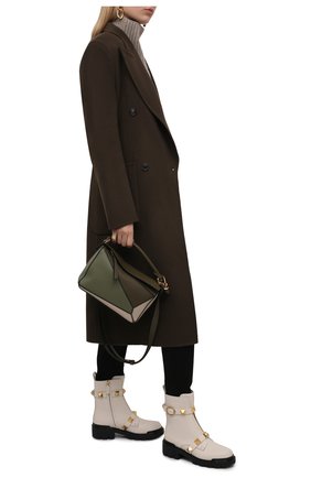 Женские кожаные полусапоги roman stud VALENTINO кремвого цвета по цене 95700 руб., арт. WW0S0CJ3/NKD | Фото 2 Женские кожаные полусапоги roman stud VALENTINO кремвого цвета, арт. WW0S0CJ3/NKD | Фото 2 (Подошва: Платформа; Каблук высота: Низкий; Материал внутренний: Натуральная кожа; Каблук тип: Устойчивый; Высота голенища: Низкие; Материал внешний: Кожа; Материал утеплителя: Без утеплителя)