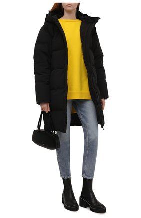Женский пуховик HOLZWEILER черного цвета по цене 59550 руб., арт. 12758/L0EN D0WN JACKET | Фото 2 Женский пуховик HOLZWEILER черного цвета, арт. 12758/L0EN D0WN JACKET | Фото 2 (Материал утеплителя: Пух и перо; Материал внешний: Синтетический материал; Материал подклада: Синтетический материал; Длина (верхняя одежда): Короткие; Рукава: Длинные; Стили: Спорт-шик; Кросс-КТ: Куртка, Пуховик)