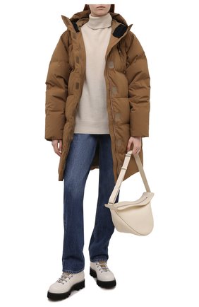 Женский пуховик HOLZWEILER коричневого цвета по цене 59550 руб., арт. 12758/L0EN D0WN JACKET | Фото 2 Женский пуховик HOLZWEILER коричневого цвета, арт. 12758/L0EN D0WN JACKET | Фото 2 (Рукава: Длинные; Материал внешний: Синтетический материал; Материал подклада: Синтетический материал; Длина (верхняя одежда): Короткие; Материал утеплителя: Пух и перо; Стили: Спорт-шик; Кросс-КТ: Куртка, Пуховик)