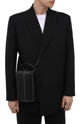 Мужская кожаная сумка rockstud alcove VALENTINO черного цвета по цене 230500 руб., арт. WY0B0B33/TLL | Фото 2 Мужская кожаная сумка rockstud alcove VALENTINO черного цвета, арт. WY0B0B33/TLL | Фото 2 (Материал: Натуральная кожа; Ремень/цепочка: На ремешке; Размер: small)