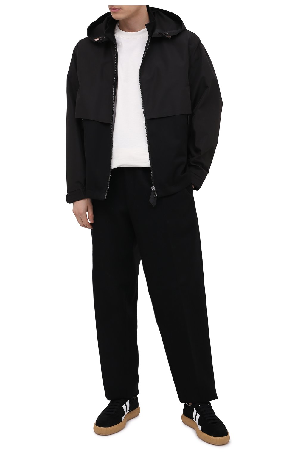 Мужская куртка BURBERRY черного цвета, арт. 8043990 | Фото 2 (Кросс-КТ: Куртка, Ветровка; Рукава: Длинные; Материал внешний: Хлопок; Длина (верхняя одежда): Короткие; Материал подклада: Купро; Стили: Кэжуэл)