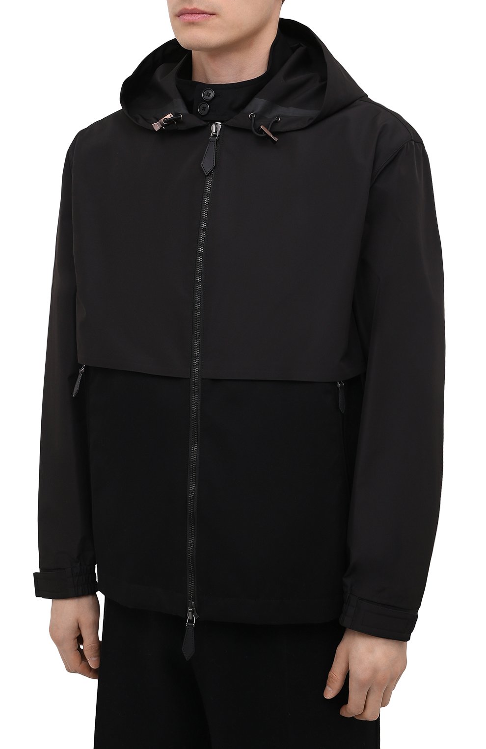 Мужская куртка BURBERRY черного цвета, арт. 8043990 | Фото 3 (Кросс-КТ: Куртка, Ветровка; Рукава: Длинные; Материал внешний: Хлопок; Длина (верхняя одежда): Короткие; Материал подклада: Купро; Стили: Кэжуэл)
