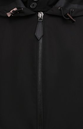 Мужская куртка BURBERRY черного цвета, арт. 8043990 | Фото 5 (Кросс-КТ: Куртка, Ветровка; Рукава: Длинные; Материал внешний: Хлопок; Длина (верхняя одежда): Короткие; Материал подклада: Купро; Стили: Кэжуэл)