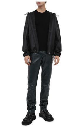 Мужской шерстяной джемпер BOTTEGA VENETA черного цвета по цене 79950 руб., арт. 682116/V1FV0 | Фото 2 Мужской шерстяной джемпер BOTTEGA VENETA черного цвета, арт. 682116/V1FV0 | Фото 2 (Длина (для топов): Стандартные; Материал внешний: Шерсть; Рукава: Длинные; Мужское Кросс-КТ: Джемперы; Вырез: Круглый; Принт: Без принта; Стили: Минимализм)