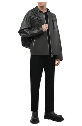 Мужская кожаная куртка BOTTEGA VENETA темно-зеленого цвета по цене 375000 руб., арт. 679670/V1CY0 | Фото 2 Мужская кожаная куртка BOTTEGA VENETA темно-зеленого цвета, арт. 679670/V1CY0 | Фото 2 (Рукава: Длинные; Длина (верхняя одежда): Короткие; Кросс-КТ: Куртка; Мужское Кросс-КТ: Кожа и замша; Стили: Минимализм)