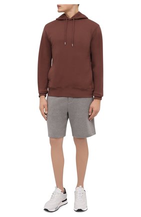 Мужские хлопковые шорты RALPH LAUREN светло-серого цвета по цене 26500 руб., арт. 790774628 | Фото 2 Мужские хлопковые шорты RALPH LAUREN светло-серого цвета, арт. 790774628 | Фото 2 (Материал внешний: Хлопок; Кросс-КТ: Трикотаж; Принт: Без принта; Стили: Спорт-шик)
