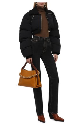 Женская утепленная куртка JACQUEMUS черного цвета, арт. 213C0009-1320 | Фото 2 (Материал подклада: Синтетический материал; Длина (верхняя одежда): Короткие; Рукава: Длинные; Материал внешний: Синтетический материал; Стили: Гламурный; Кросс-КТ: Куртка)