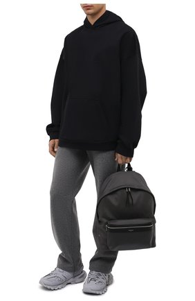 Мужской хлопковое худи BALENCIAGA черного цвета по цене 69500 руб., арт. 674986/TLVA7 | Фото 2 Мужской хлопковое худи BALENCIAGA черного цвета, арт. 674986/TLVA7 | Фото 2 (Материал внешний: Хлопок; Длина (для топов): Стандартные; Рукава: Длинные; Мужское Кросс-КТ: Худи-одежда; Принт: С принтом; Стили: Спорт-шик)