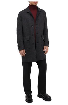 Мужской двустороннее пальто CORNELIANI темно-серого цвета по цене 210500 руб., арт. 8812W0-1820172/00 | Фото 2 Мужской двустороннее пальто CORNELIANI темно-серого цвета, арт. 8812W0-1820172/00 | Фото 2 (Длина (верхняя одежда): До середины бедра; Рукава: Длинные; Материал внешний: Шерсть; Мужское Кросс-КТ: пальто-верхняя одежда; Стили: Кэжуэл)