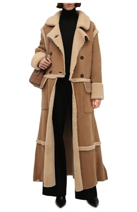Женская дубленка TOM FORD бежевого цвета по цене 5995000 тенге, арт. CPF693-FUX143 | Фото 2 Женская дубленка TOM FORD бежевого цвета, арт. CPF693-FUX143 | Фото 2 (Материал внешний: Натуральный мех; Стили: Кэжуэл; Рукава: Длинные; Длина (верхняя одежда): Длинные; Региональные ограничения белый список (Axapta Mercury): RU)