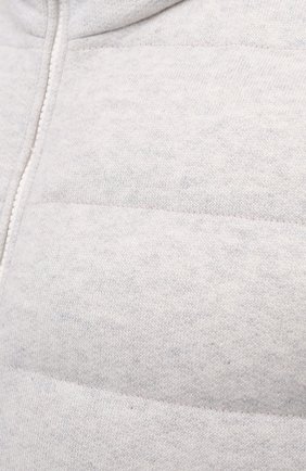 Мужской пуховый жилет BRUNELLO CUCINELLI светло-серого цвета, арт. ML8271714 | Фото 5 (Кросс-КТ: Куртка, Пуховик; Материал внешний: Шерсть; Материал подклада: Синтетический материал; Длина (верхняя одежда): Короткие; Материал утеплителя: Пух и перо; Стили: Кэжуэл)