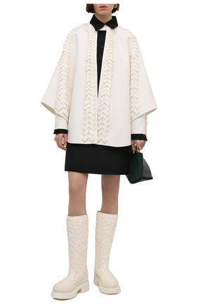 Женские сапоги atelier 03 rose edition VALENTINO кремвого цвета по цене 68700 руб., арт. WW0S0DC5/CKC | Фото 2 Женские сапоги atelier 03 rose edition VALENTINO кремвого цвета, арт. WW0S0DC5/CKC | Фото 2 (Материал внешний: Резина, Пластик; Материал внутренний: Текстиль; Каблук тип: Устойчивый; Высота голенища: Высокие, Средние; Каблук высота: Низкий, Средний; Подошва: Платформа; Материал утеплителя: Без утеплителя)