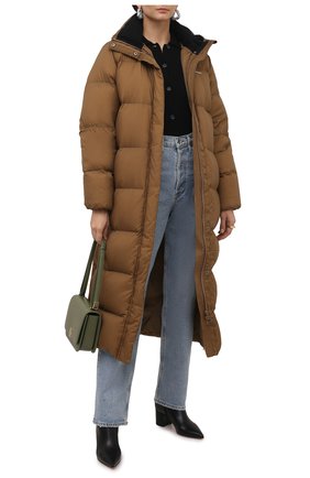Женский пуховик HOLZWEILER коричневого цвета по цене 59550 руб., арт. 12760/RAM0EN D0WN JACKET | Фото 2 Женский пуховик HOLZWEILER коричневого цвета, арт. 12760/RAM0EN D0WN JACKET | Фото 2 (Длина (верхняя одежда): Длинные; Материал внешний: Синтетический материал; Материал подклада: Синтетический материал; Материал утеплителя: Пух и перо; Рукава: Длинные; Стили: Спорт-шик; Кросс-КТ: Пуховик)