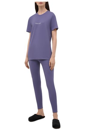 Женские леггинсы CALVIN KLEIN сиреневого цвета по цене 5645 руб., арт. QS6758E | Фото 2 Женские леггинсы CALVIN KLEIN сиреневого цвета, арт. QS6758E | Фото 2 (Длина (брюки, джинсы): Стандартные; Материал внешний: Синтетический материал, Хлопок; Стили: Спорт-шик; Женское Кросс-КТ: Брюки-белье)