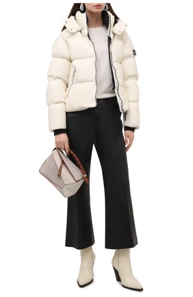 Женская пуховая куртка MACKAGE молочного цвета по цене 69950 руб., арт. EVIE | Фото 2 Женская пуховая куртка MACKAGE молочного цвета, арт. EVIE | Фото 2 (Материал внешний: Синтетический материал; Материал утеплителя: Пух и перо; Материал подклада: Синтетический материал; Стили: Спорт-шик; Кросс-КТ: Куртка; Женское Кросс-КТ: Пуховик-куртка; Рукава: Длинные; Длина (верхняя одежда): Короткие)