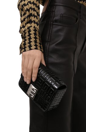 Женская сумка 4g small GIVENCHY черного цвета по цене 125500 руб., арт. BB50HDB178 | Фото 2 Женская сумка 4g small GIVENCHY черного цвета, арт. BB50HDB178 | Фото 2 (Материал: Натуральная кожа; Размер: small; Ремень/цепочка: На ремешке; Сумки-технические: Сумки через плечо)