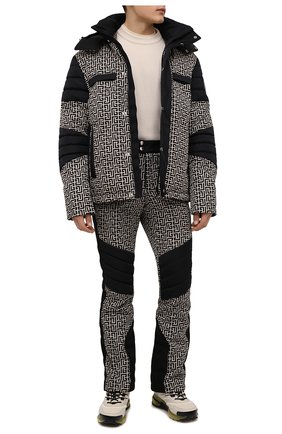 Мужская пуховая куртка balmain x rossignol BALMAIN черно-белого цвета по цене 344500 руб., арт. WH2TG080/I705 | Фото 2 Мужская пуховая куртка balmain x rossignol BALMAIN черно-белого цвета, арт. WH2TG080/I705 | Фото 2 (Материал утеплителя: Пух и перо; Материал внешний: Синтетический материал; Материал подклада: Синтетический материал; Мужское Кросс-КТ: пуховик-короткий; Кросс-КТ: Куртка, другое; Длина (верхняя одежда): Короткие; Стили: Спорт-шик; Рукава: Длинные)