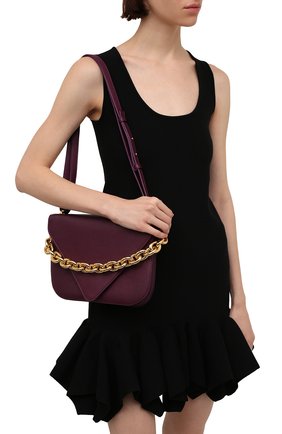 Женская сумка mount medium BOTTEGA VENETA фиолетового цвета по цене 226000 руб., арт. 667398/V12M0 | Фото 2 Женская сумка mount medium BOTTEGA VENETA фиолетового цвета, арт. 667398/V12M0 | Фото 2 (Материал: Натуральная кожа; Размер: medium; Сумки-технические: Сумки через плечо; Ремень/цепочка: На ремешке; Сумки: Сумки)