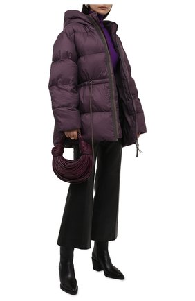 Женская пуховая куртка ACNE STUDIOS фиолетового цвета по цене 94450 руб., арт. A90286 | Фото 2 Женская пуховая куртка ACNE STUDIOS фиолетового цвета, арт. A90286 | Фото 2 (Материал утеплителя: Пух и перо; Материал подклада: Синтетический материал; Материал внешний: Синтетический материал; Стили: Спорт-шик; Кросс-КТ: Куртка; Женское Кросс-КТ: Пуховик-куртка; Длина (верхняя одежда): До середины бедра; Рукава: Длинные)