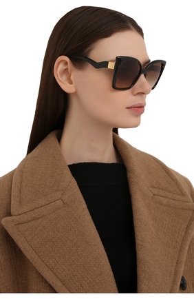 Женские солнцезащитные очки DOLCE & GABBANA темно-коричневого цвета, арт. 6168-502/13 | Фото 2 (Тип очков: С/з; Оптика Гендер: оптика-женское; Очки форма: Квадратные)