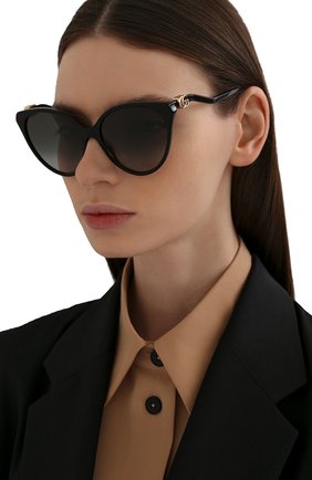 Женские солнцезащитные очки GUCCI черного цвета, арт. GG1011S 001 | Фото 2 (Тип очков: С/з; Оптика Гендер: оптика-женское; Очки форма: Cat-eye)