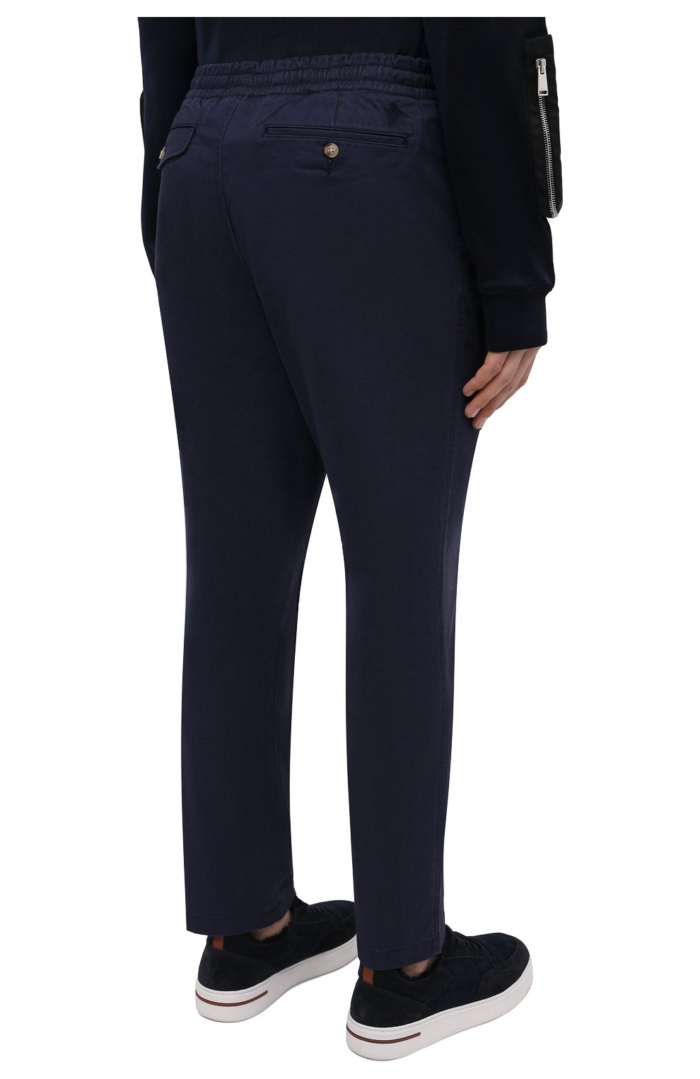 Мужские хлопковые брюки POLO RALPH LAUREN темно-синего цвета, арт. 710740566 | Фото 4 (Силуэт М (брюки): Чиносы; Длина (брюки, джинсы): Стандартные; Случай: Повседневный; Материал внешний: Хлопок; Стили: Кэжуэл)