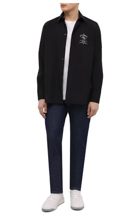Мужская хлопковая рубашка GIVENCHY черного цвета по цене 67050 руб., арт. BM60QJ1Y9R | Фото 2 Мужская хлопковая рубашка GIVENCHY черного цвета, арт. BM60QJ1Y9R | Фото 2 (Длина (для топов): Стандартные; Рукава: Длинные; Материал внешний: Хлопок; Случай: Повседневный; Манжеты: На пуговицах; Воротник: Кент; Рубашки М: Classic Fit; Принт: С принтом; Стили: Кэжуэл; Региональные ограничения белый список (Axapta Mercury): RU)