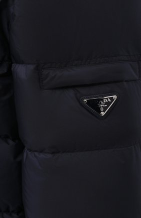 Мужская пуховая куртка PRADA синего цвета, арт. SGB112-1WQ9-F0124-192 | Фото 5 (Кросс-КТ: Куртка; Мужское Кросс-КТ: пуховик-короткий; Рукава: Длинные; Материал внешний: Синтетический материал; Длина (верхняя одежда): Короткие; Стили: Кэжуэл)