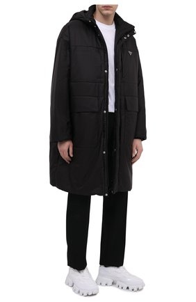 Мужская утепленная парка PRADA черного цвета по цене 210000 руб., арт. SGB788-1WQ9-F0002-212 | Фото 2 Мужская утепленная парка PRADA черного цвета, арт. SGB788-1WQ9-F0002-212 | Фото 2 (Рукава: Длинные; Длина (верхняя одежда): До колена; Материал внешний: Синтетический материал; Кросс-КТ: Куртка; Стили: Кэжуэл)