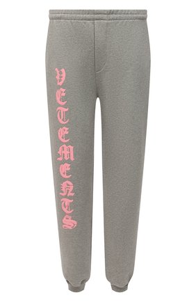Мужские хлопковые джоггеры VETEMENTS серого цвета по цене 89950 руб., арт. UE52PA180G 1601/M | Фото 1 Мужские хлопковые джоггеры VETEMENTS серого цвета, арт. UE52PA180G 1601/M | Фото 1 (Материал внешний: Хлопок; Длина (брюки, джинсы): Стандартные; Силуэт М (брюки): Джоггеры; Стили: Спорт-шик)
