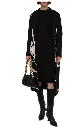 Женское платье из вискозы FENDI черного цвета по цене 105000 руб., арт. FZD915 AHE7 | Фото 2 Женское платье из вискозы FENDI черного цвета, арт. FZD915 AHE7 | Фото 2 (Длина Ж (юбки, платья, шорты): До колена; Материал внешний: Вискоза; Рукава: Короткие; Женское Кросс-КТ: Платье-одежда; Стили: Классический; Случай: Повседневный)