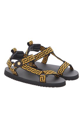 Мужские текстильные сандалии VERSACE разноцветного цвета по цене 42650 руб., арт. 1003359/1A00208 | Фото 1 Мужские текстильные сандалии VERSACE разноцветного цвета, арт. 1003359/1A00208 | Фото 1 (Материал внешний: Текстиль)