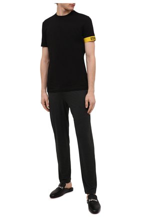 Мужская хлопковая футболка DSQUARED2 черного цвета по цене 8470 руб., арт. D9M3S3630 | Фото 2 Мужская хлопковая футболка DSQUARED2 черного цвета, арт. D9M3S3630 | Фото 2 (Длина (для топов): Стандартные; Материал внешний: Хлопок; Рукава: Короткие; Кросс-КТ: домашняя одежда)