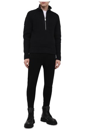 Мужские джоггеры 6 moncler 1017 alyx 9sm MONCLER GENIUS черного цвета по цене 71900 руб., арт. G2-09Y-9L000-04-M1334 | Фото 2 Мужские джоггеры 6 moncler 1017 alyx 9sm MONCLER GENIUS черного цвета, арт. G2-09Y-9L000-04-M1334 | Фото 2 (Материал внешний: Вискоза, Синтетический материал; Длина (брюки, джинсы): Стандартные; Мужское Кросс-КТ: Брюки-трикотаж; Силуэт М (брюки): Джоггеры; Стили: Спорт-шик)