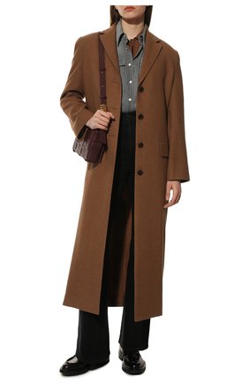 Женская джинсовая рубашка BRUNELLO CUCINELLI серого цвета по цене 97800 руб., арт. ML630MF196 | Фото 2 Женская джинсовая рубашка BRUNELLO CUCINELLI серого цвета, арт. ML630MF196 | Фото 2 (Материал внешний: Хлопок; Рукава: Длинные; Длина (для топов): Стандартные; Женское Кросс-КТ: Рубашка-одежда; Кросс-КТ: Деним; Стили: Гранж; Принт: Без принта)