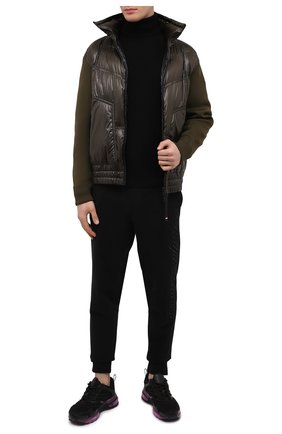 Мужской комбинированная толстовка MONCLER GRENOBLE хаки цвета по цене 77150 руб., арт. G2-097-9B000-05-M1124 | Фото 2 Мужской комбинированная толстовка MONCLER GRENOBLE хаки цвета, арт. G2-097-9B000-05-M1124 | Фото 2 (Рукава: Длинные; Материал подклада: Синтетический материал; Материал внешний: Синтетический материал; Длина (для топов): Стандартные; Материал утеплителя: Пух и перо; Мужское Кросс-КТ: Толстовка-одежда; Стили: Милитари)