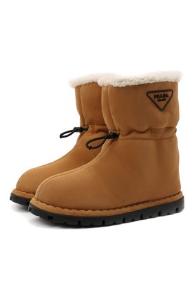 Женские замшевые сапоги PRADA коричневого цвета по цене 99000 руб., арт. 1U706M-1A6-F0046-020 | Фото 1 Женские замшевые сапоги PRADA коричневого цвета, арт. 1U706M-1A6-F0046-020 | Фото 1 (Каблук тип: Устойчивый; Материал внешний: Кожа, Замша; Материал утеплителя: Шерсть, Натуральный мех; Подошва: Платформа; Каблук высота: Без каблука; Высота голенища: Низкие; Женское Кросс-КТ: Дутики)