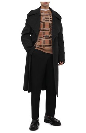 Мужской кашемировый свитер BURBERRY бежевого цвета по цене 75900 руб., арт. 8045523 | Фото 2 Мужской кашемировый свитер BURBERRY бежевого цвета, арт. 8045523 | Фото 2 (Материал внешний: Кашемир, Шерсть; Длина (для топов): Стандартные; Рукава: Длинные; Мужское Кросс-КТ: Свитер-одежда; Принт: С принтом; Стили: Кэжуэл; Одежда: Одежда)