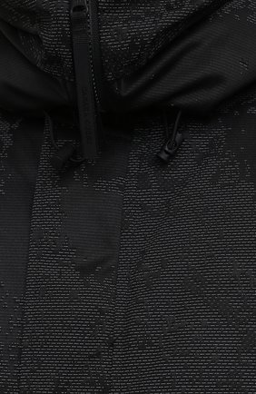 Мужской пуховый бомбер chilliwack CANADA GOOSE темно-серого цвета, арт. 4408M | Фото 5 (Кросс-КТ: Куртка; Мужское Кросс-КТ: пуховик-короткий; Рукава: Длинные; Материал внешний: Синтетический материал; Принт: С принтом; Материал подклада: Синтетический материал; Длина (верхняя одежда): Короткие; Материал утеплителя: Пух и перо; Стили: Кэжуэл)