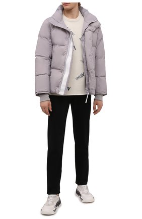 Мужская пуховая куртка everett puffer pastels CANADA GOOSE светло-сиреневого цвета по цене 104000 руб., арт. 2613MB1 | Фото 2 Мужская пуховая куртка everett puffer pastels CANADA GOOSE светло-сиреневого цвета, арт. 2613MB1 | Фото 2 (Материал внешний: Синтетический материал; Материал подклада: Синтетический материал; Материал утеплителя: Пух и перо; Рукава: Длинные; Длина (верхняя одежда): Короткие; Кросс-КТ: Куртка; Мужское Кросс-КТ: пуховик-короткий; Стили: Спорт-шик)