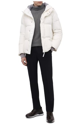Мужская пуховая куртка everett puffer pastels CANADA GOOSE белого цвета по цене 104000 руб., арт. 2613MB1 | Фото 2 Мужская пуховая куртка everett puffer pastels CANADA GOOSE белого цвета, арт. 2613MB1 | Фото 2 (Материал подклада: Синтетический материал; Материал внешний: Синтетический материал; Рукава: Длинные; Длина (верхняя одежда): Короткие; Материал утеплителя: Пух и перо; Кросс-КТ: Куртка; Мужское Кросс-КТ: пуховик-короткий; Стили: Спорт-шик)