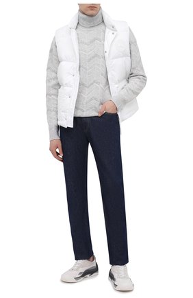 Мужской пуховый жилет freestyle vest glacial haze CANADA GOOSE белого цвета по цене 55300 руб., арт. 4154U1 | Фото 2 Мужской пуховый жилет freestyle vest glacial haze CANADA GOOSE белого цвета, арт. 4154U1 | Фото 2 (Материал внешний: Синтетический материал; Длина (верхняя одежда): Короткие; Материал утеплителя: Пух и перо; Материал подклада: Синтетический материал; Кросс-КТ: Куртка, Пуховик; Стили: Спорт-шик)