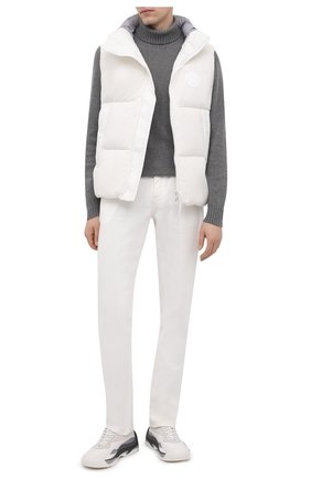 Мужской пуховый жилет everett vest pastels CANADA GOOSE кремвого цвета по цене 64000 руб., арт. 2614MB1 | Фото 2 Мужской пуховый жилет everett vest pastels CANADA GOOSE кремвого цвета, арт. 2614MB1 | Фото 2 (Материал подклада: Синтетический материал; Длина (верхняя одежда): Короткие; Материал внешний: Синтетический материал; Материал утеплителя: Пух и перо; Кросс-КТ: Куртка, Пуховик; Стили: Спорт-шик)