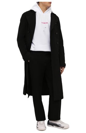 Мужской хлопковое худи VETEMENTS белого цвета по цене 65750 руб., арт. UE52TR380W 1601/M | Фото 2 Мужской хлопковое худи VETEMENTS белого цвета, арт. UE52TR380W 1601/M | Фото 2 (Длина (для топов): Стандартные; Материал внешний: Хлопок; Рукава: Длинные; Мужское Кросс-КТ: Худи-одежда; Принт: С принтом; Стили: Спорт-шик)