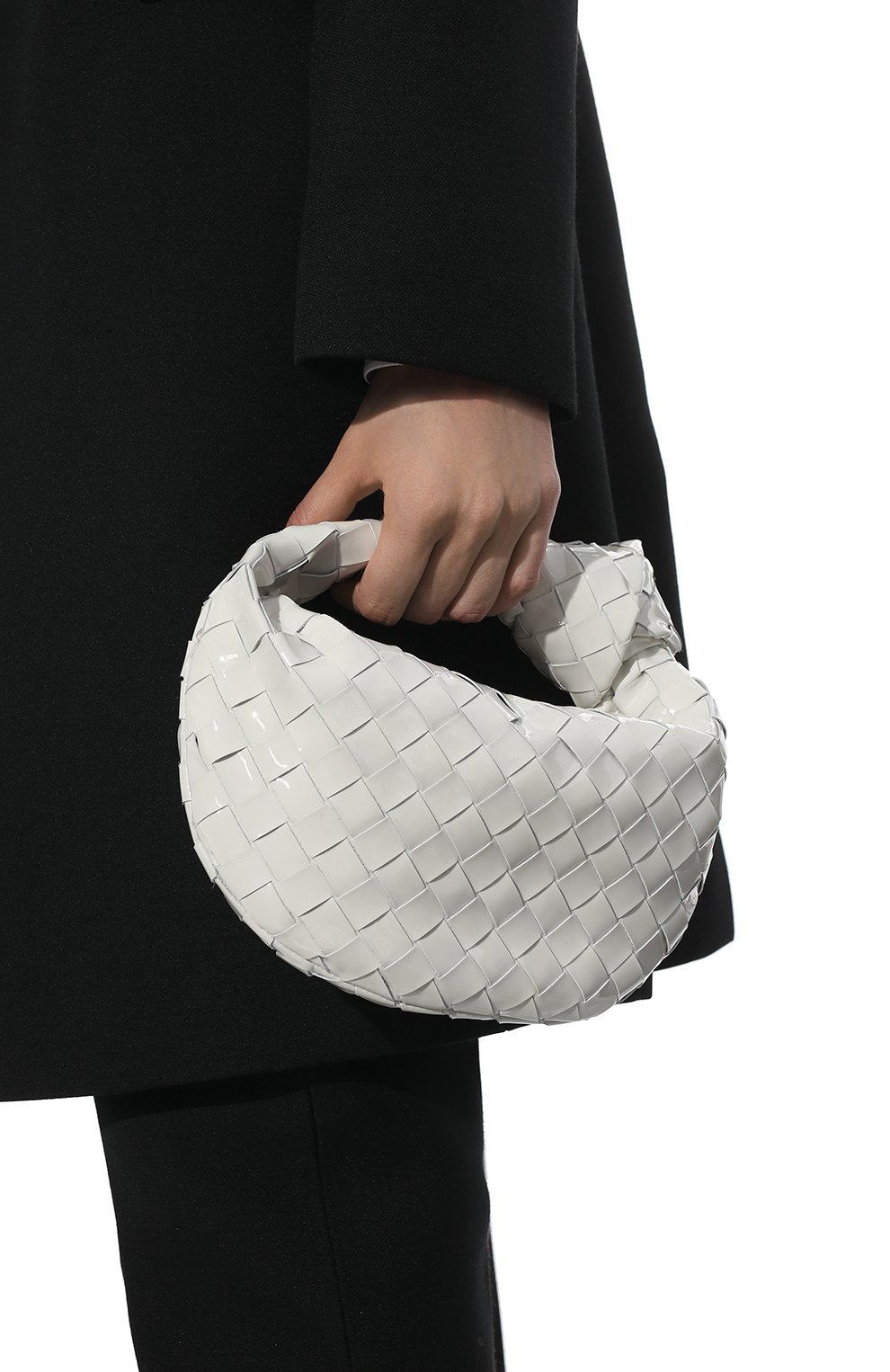 Женская сумка jodie mini BOTTEGA VENETA белого цвета по цене 184000 руб., арт. 651876/V1GG0 | Фото 2 Женская сумка jodie mini BOTTEGA VENETA белого цвета, арт. 651876/V1GG0 | Фото 2 (Сумки-технические: Сумки top-handle; Материал: Натуральная кожа; Размер: mini)