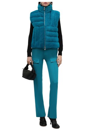 Женский жилет из овчины BOTTEGA VENETA бирюзового цвета по цене 432000 руб., арт. 685417/V05X0 | Фото 2 Женский жилет из овчины BOTTEGA VENETA бирюзового цвета, арт. 685417/V05X0 | Фото 2 (Длина (верхняя одежда): Короткие; Материал внешний: Натуральный мех; Стили: Гламурный; Материал подклада: Синтетический материал; Женское Кросс-КТ: Жилет-одежда, Мех)
