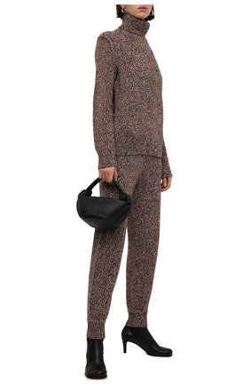 Женские джоггеры CHLOÉ коричневого цвета по цене 89950 руб., арт. CHC21WMT01630 | Фото 2 Женские джоггеры CHLOÉ коричневого цвета, арт. CHC21WMT01630 | Фото 2 (Длина (брюки, джинсы): Стандартные; Материал внешний: Кашемир, Шерсть; Стили: Кэжуэл; Женское Кросс-КТ: Джоггеры - брюки; Силуэт Ж (брюки и джинсы): Джоггеры)