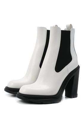 Женские кожаные ботильоны ALEXANDER MCQUEEN черно-белого цвета по цене 83300 руб., арт. 678530/WHZ84 | Фото 1 Женские кожаные ботильоны ALEXANDER MCQUEEN черно-белого цвета, арт. 678530/WHZ84 | Фото 1 (Подошва: Платформа; Каблук высота: Высокий; Материал внутренний: Натуральная кожа; Материал внешний: Кожа; Каблук тип: Устойчивый)