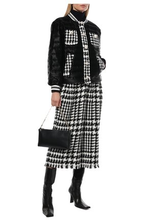 Женский кюлоты DOLCE & GABBANA черно-белого цвета по цене 94950 руб., арт. FTCAXT/FMMGX | Фото 2 Женский кюлоты DOLCE & GABBANA черно-белого цвета, арт. FTCAXT/FMMGX | Фото 2 (Материал внешний: Синтетический материал; Длина (брюки, джинсы): Укороченные; Стили: Кэжуэл; Женское Кросс-КТ: Кюлоты-брюки, Брюки-одежда; Силуэт Ж (брюки и джинсы): Широкие)